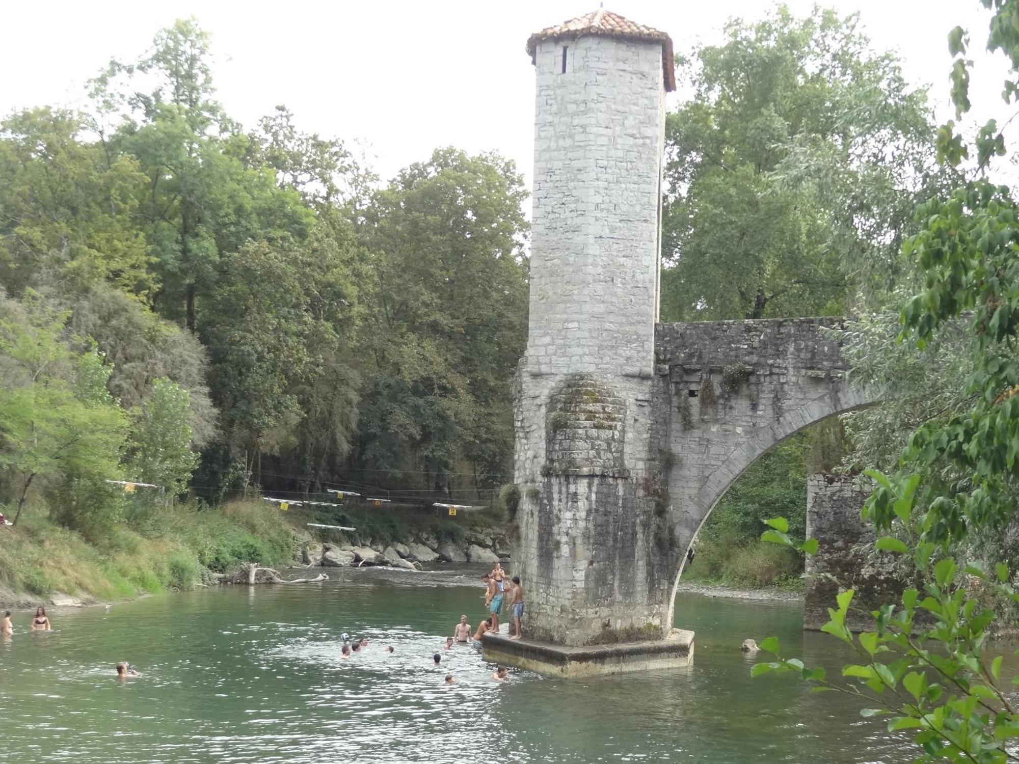 Le Pelerine Villa Sauveterre-de-Bearn ภายนอก รูปภาพ